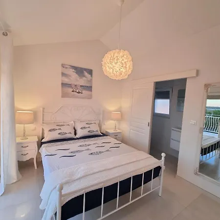 White House Posesi Ferienhaus