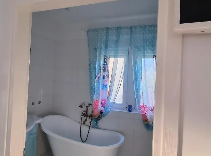 White House Posesi Ferienhaus *