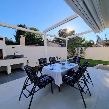 White House Posesi Ferienhaus